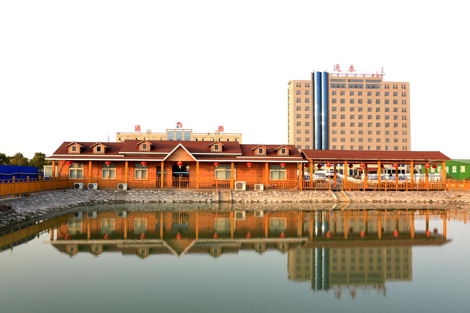 通泰驾校香港上市